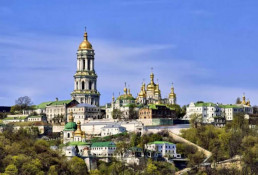 Російські окупанти пошкодили або знищили майже 2 тис. пам'яток культури України, викрали понад 7,8 млн об'єктів спадщини
