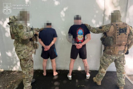 У Дніпрі затримано трьох осіб, які катували 20-річного хлопця та вимагали 10 тисяч доларів вигаданого боргу