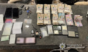 У Кривому Розі ліквідували наркоугруповання з десяти осіб: поліція вилучила психотропи та понад мільйон гривень прибутку
