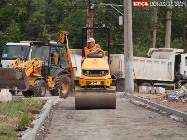 Благоустрій території на кільці 44-го кварталу в Кривому Розі