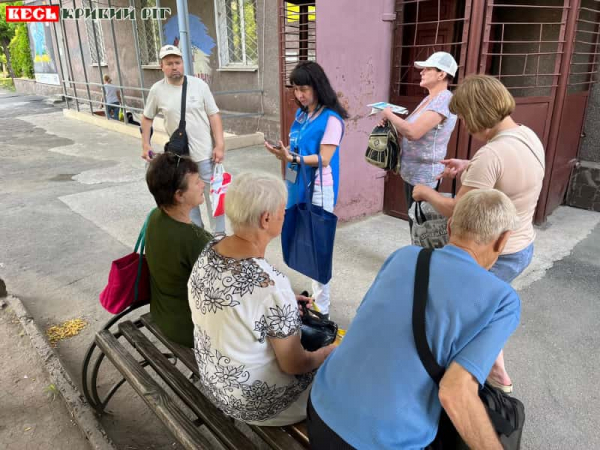 Волонтери Проліска відвідали переселенців в Народному домі в Кривому Розі