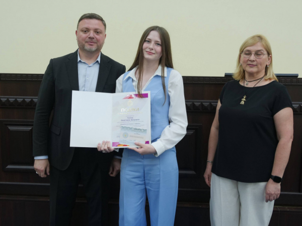 Випуск-2026: у Кривому Розі відмінники навчання отримали заслужені відзнаки