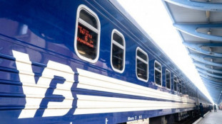 Затримки поїздів через пошкодження інфраструктури та евакуацію пасажирів – оновлені дані Укрзалізниці