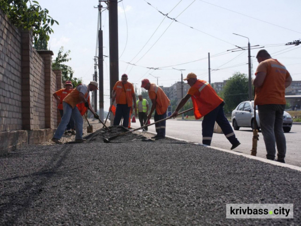 Дорожні роботи у Кривому Розі тривають: як оновлюють мікрорайон Зарічний