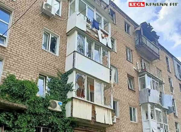 Вибуховою хвилею вибито вікна будинку на 97 кварталі в Кривому Розі