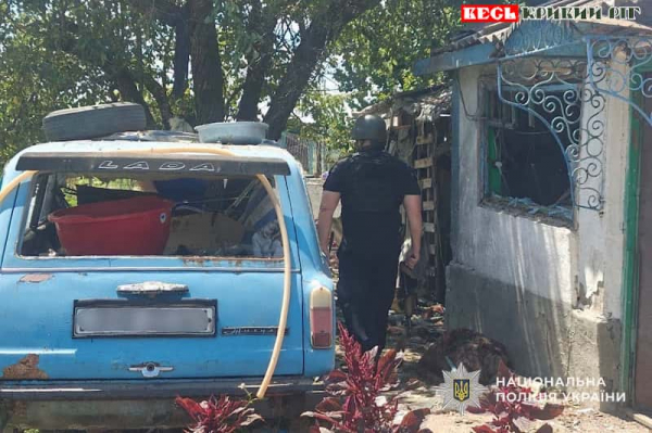 Будинок та автівка постраждали від ворожого удару по Мар’янському Криворізького р-ну