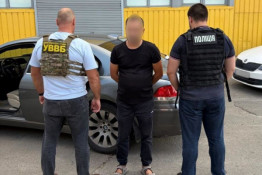 На Дніпропетровщині правоохоронці затримали чоловіка, який організував схему переправлення чоловіків призовного віку до Білорусі за 8 000 доларів