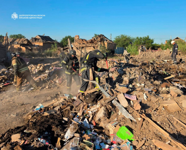 Зруйнований російською ракетою будинок у Радушному - фото пресслужби Дніпропетровської ОВА