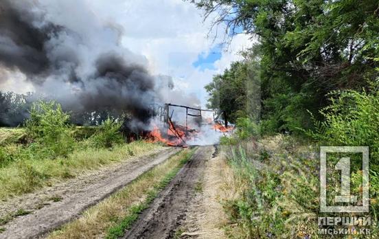На трасі Дніпро – Кривий Ріг ворожий безпілотник влучив у вантажівку: загинув водій