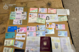 На Закарпатті викрили підпільний цех із виготовлення фальшивих документів