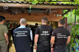 На Закарпатті викрили підпільний цех із виготовлення фальшивих документів