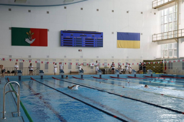 Плавання заради відновлення: у Кривому Розі відбувся черговий етап ветеранських ігор