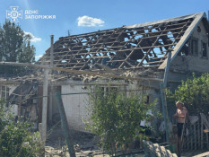 Російські війська завдали ударів керованими авіабомбами по Запоріжжю та передмістю: семеро людей травмовано, серед них — дитина