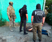 У Дніпрі повідомили про підозру трьом зловмисникам, які жорстоко побили та пограбували  волонтера