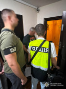 У Дніпрі затримано особу, яка вимагала 23 тисячі доларів за сприяння у знятті з військового обліку