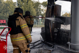 У Харкові росіяни атакували АЗС: постраждала жінка