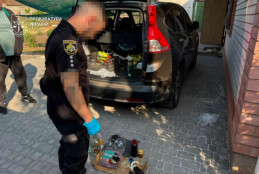 У Кривому Розі викрили злочинне угруповання, учасники якого виготовляли та збували метамфетамін на 3 млн грн щомісячно