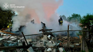 Удар безпілотника по житловому будинку на Чернігівщині: двоє постраждалих