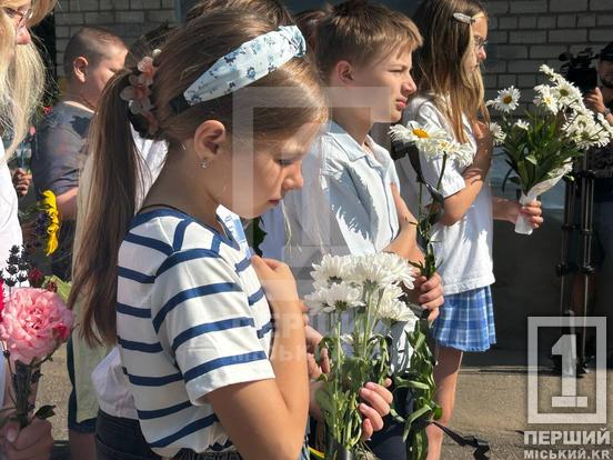 Їхні імена не підуть в небуття: у криворізькій гімназії №114 відкрили іменні меморіали Дмитру Майданюку та Андрію Міхєєву