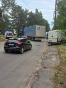 Зіткнення легковика з вантажівкою на Електрозаводській: є пошкодження, постраждалих немає