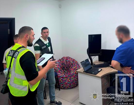 3 тисячі доларів за «потрібний» діагноз для військового: у Дніпрі затримали лікаря-травматолога