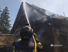 На Дніпропетровщині через ворожі атаки поранена жінка: пошкоджені будинки, підприємство та автівки