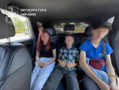 На Рівненщині матір судитимуть за наркоторгівлю та спробу продажу трьох дітей