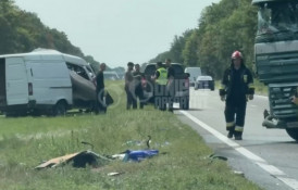 На виїзді з Дніпра сталася ДТП за участю ГАЗелі та вантажівки