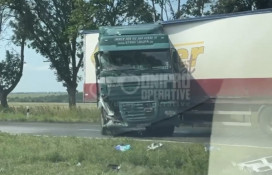 На виїзді з Дніпра сталася ДТП за участю ГАЗелі та вантажівки