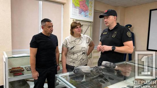 Намагалися відправити з Кривого Рогу до США: митники передали музею стародавні артефакти віком у кілька тисячоліть