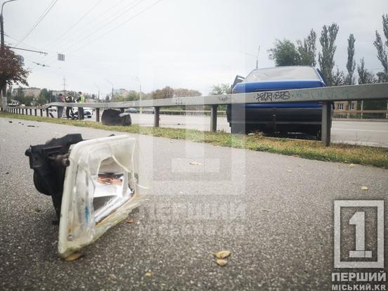 Не впорався з керуванням: у Кривому Розі легеневик Opel протаранив відбійник