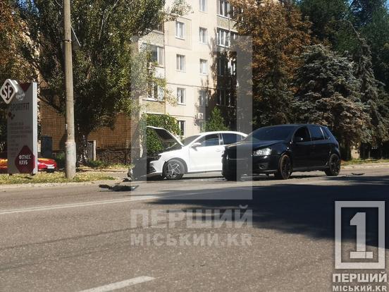 Огляд закрила вантажівка: у Центрально-Міському районі зіткнулися два Volkswagen