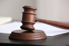 Підліток із Криворіжжя отримав три роки у спеціальному закладі за вбивство бабусі на замовлення матері