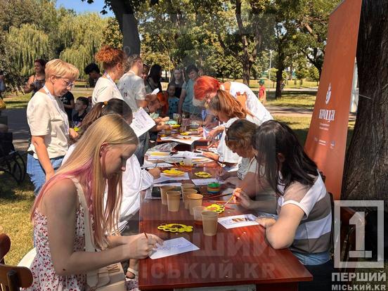 Понад тисяча видань, вільний мікрофон та міст до Японії: у Кривому Розі відбулася «Книжкова площа – 2026»