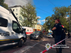 Росіяни атакували будівлю Головного управління Нацполіції у Житомирі