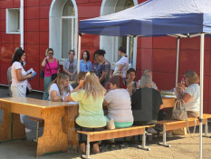 У Кривому Розі після нічної атаки працює Штаб допомоги: мешканцям видають будматеріали