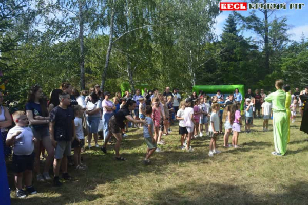 Дитяче свято «Бувай літо» проведено в Криворізькому ботсаду