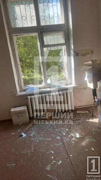 Удар балістикою по Кривому Рогу: троє постраждалих, пошкоджений підприємство та медзаклад