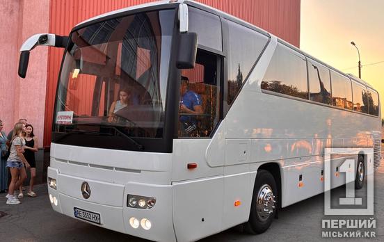 Від криворізького басейну до Венеції: 40 юних плавців із ДЮСШ №10 вирушили на оздоровлення до Італії