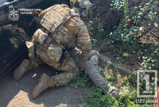 За 7 тисяч доларів вивозили військових із частин: на Дніпропетровщині викрили схему з трьох осіб