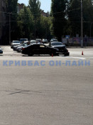 Зіткнення автомобілів на перехресті в місті: постраждалі госпіталізовані