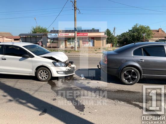 Зіткнення на кільці та «паровоз» біля переходу: у Кривому Розі сталися дві автопригоди