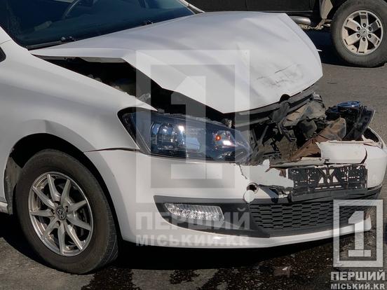 Зіткнення на кільці та «паровоз» біля переходу: у Кривому Розі сталися дві автопригоди