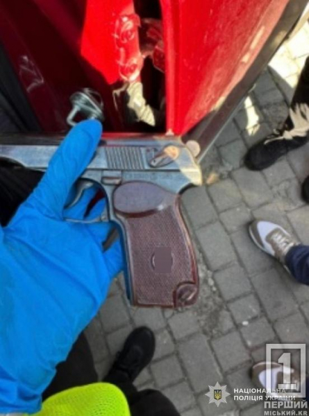 Брав 8500 доларів за втечу за кордон: на Дніпропетровщині викрили організатора схеми для військовозобов'язаних