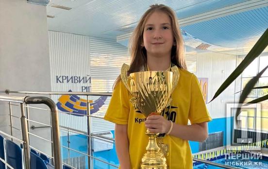 Чотири медалі та командне золото: криворізька ліцеїстка Катерина Нелюба підкорила всеукраїнський турнір із плавання