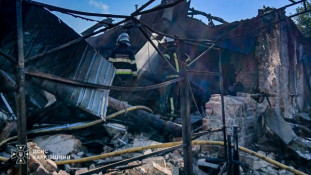 Харківщина: удар російського дрона по Катеринівці забрав життя жінки, її син із опіками у лікарні