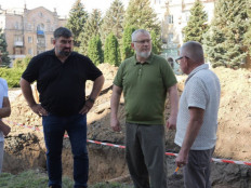 КП «Криворіжтепломережа» продовжує підготовку до опалювального сезону: у Тернівському районі завершують оновлювати ділянки мереж від котельні «Північний ГЗК-2»
