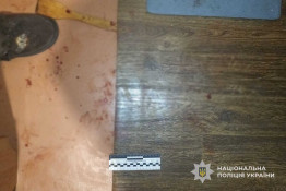 На Дніпропетровщині сварка двох чоловіків закінчилася ножовими пораненнями: правоохоронці затримали нападника