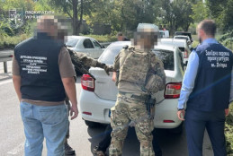 На Дніпропетровщині затримали чоловіка, який за 10 тисяч доларів обіцяв переправити військовозобов’язаного до Румунії
