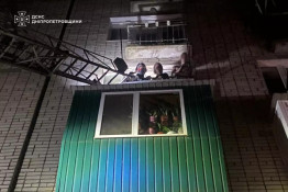 На Нікопольщині надзвичайники врятували двох підлітків під час гасіння пожежі у багатоповерхівці